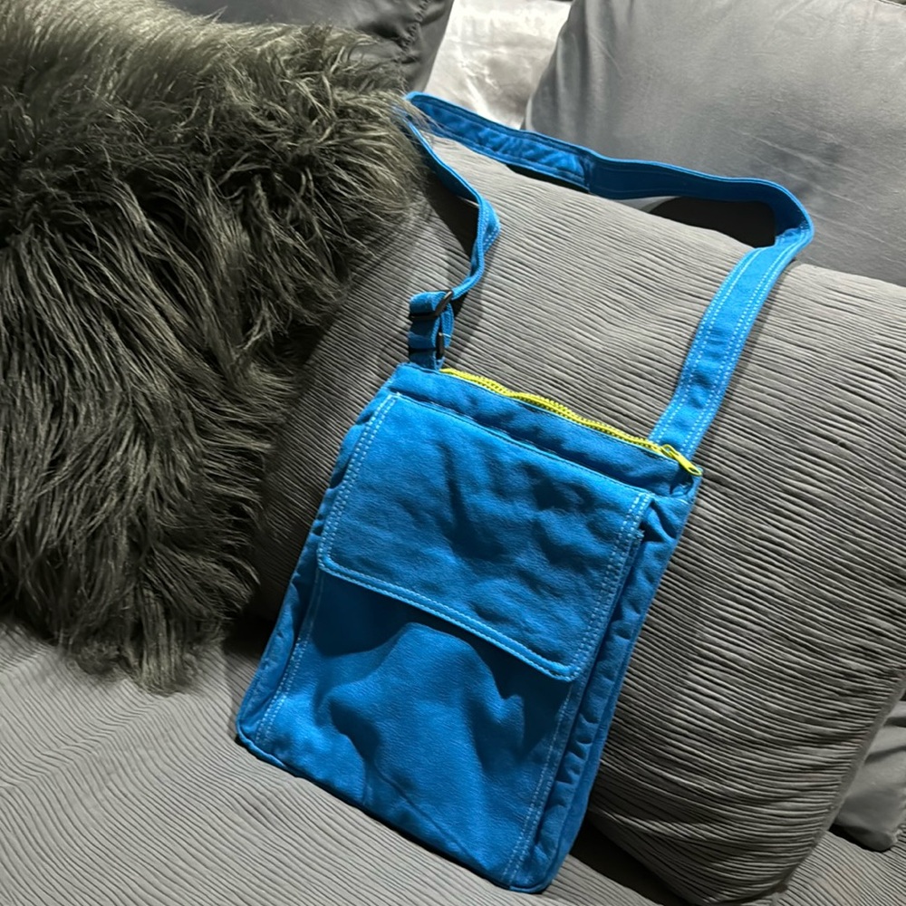 ￼ blue Crossbody bag